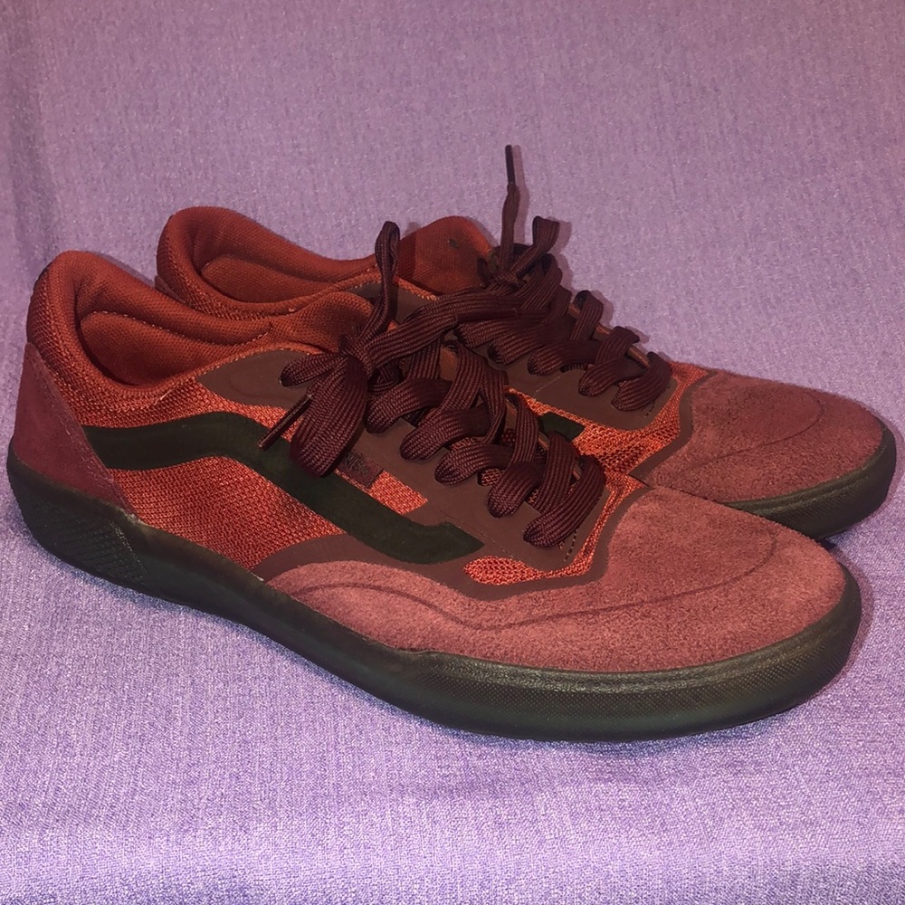 NWOT Vans Pro Off The Wall Skateboard Shoes Size 7.5 Men’s Size 9 Women’s Maroon